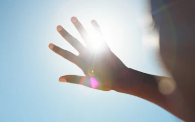 Light Sensitivity: Causes & When to See an Eye Doctor